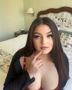 Vika Escorts