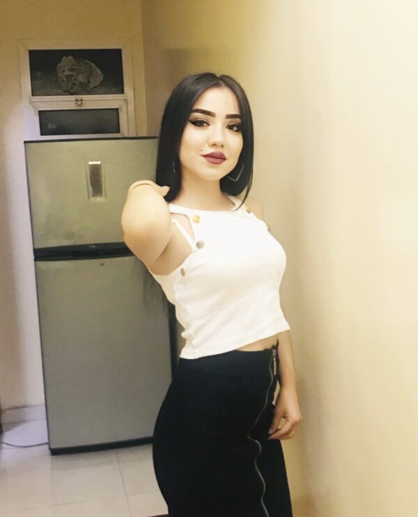 Munisa – Azerbaijani escort in Muscat