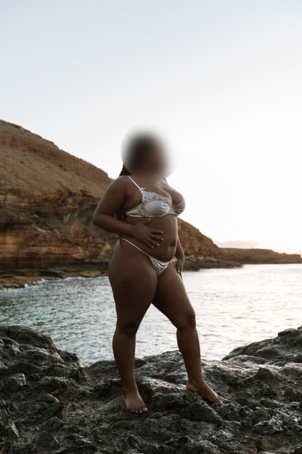 Alia adore – American escort in Monaco - Image 5
