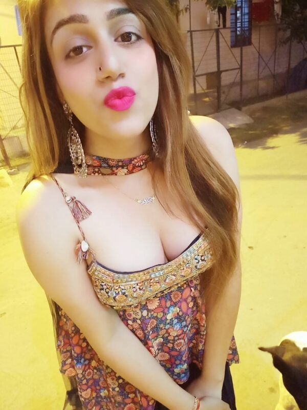 Angel – Indian adult performer in Mumbai - Image 4