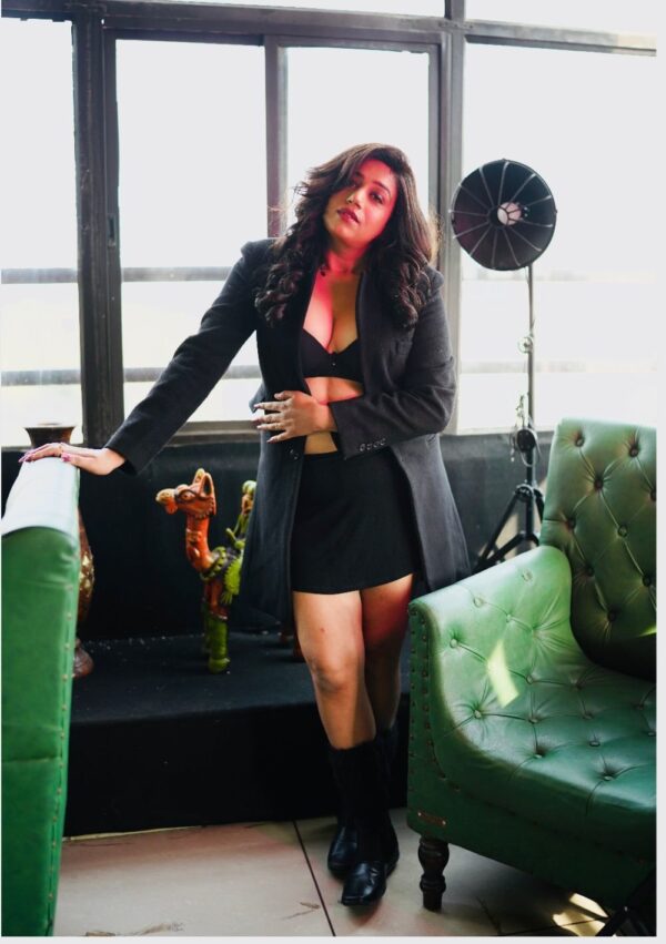 Angel – Indian adult performer in Mumbai - Image 27