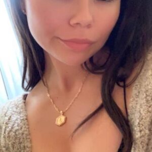 Queen – Mexican girl Kuwait