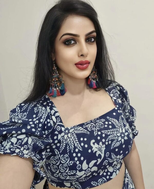 Arab Girl – Indian girl Khobar - Image 3