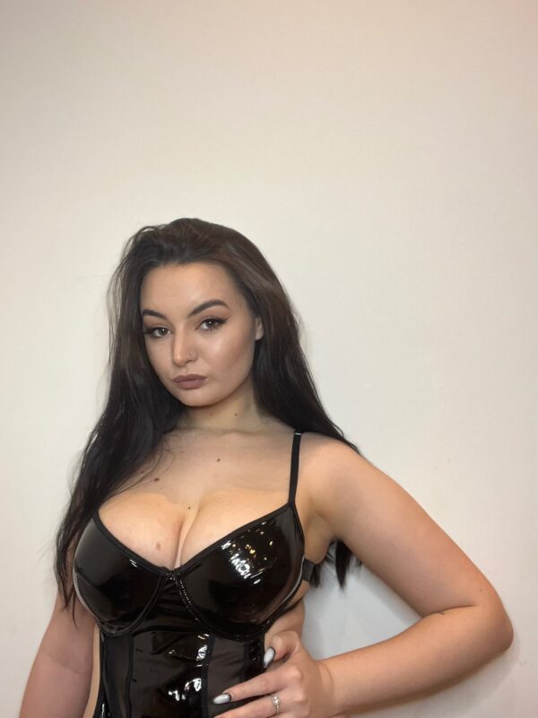Arya – masseuse in London - Image 5