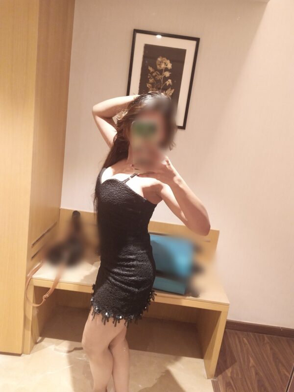 Beauty With Brains – Indian escort in Kolkata - Image 15