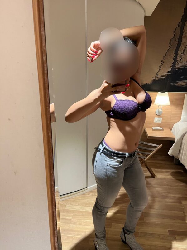 Beauty With Brains – Indian escort in Kolkata - Image 29