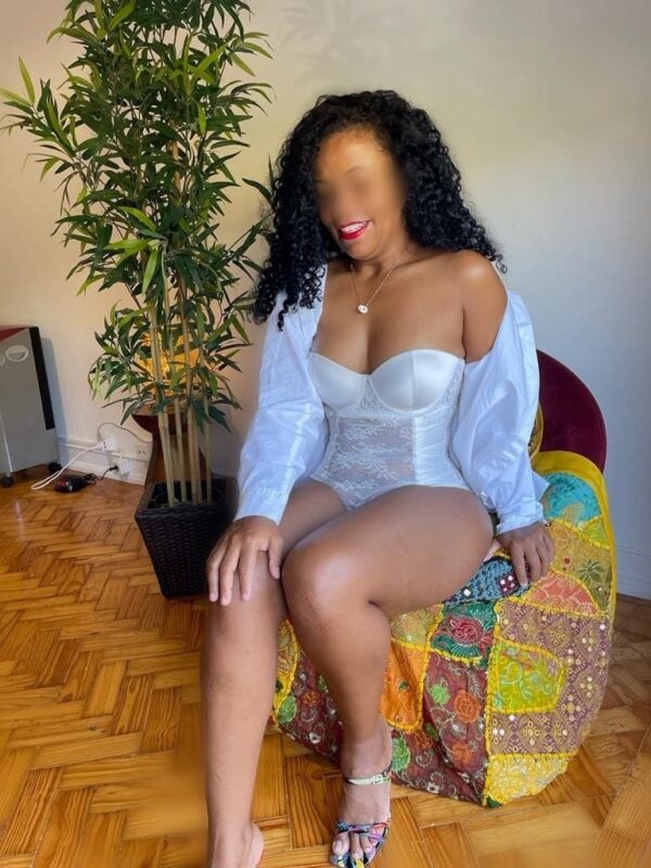 Caroll . Deslocação – Brazilian masseuse in Lisbon - Image 3