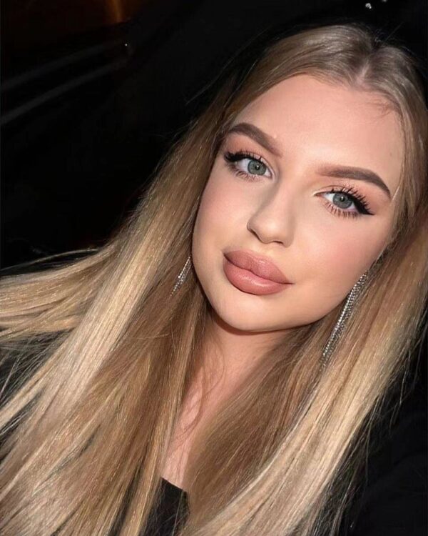 Crots – Russian girl Khobar - Image 3