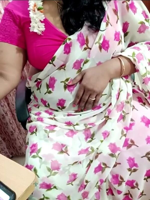 Desi Dominant Mistress Wife Cam   Indian  -  in Berlin - Image 2