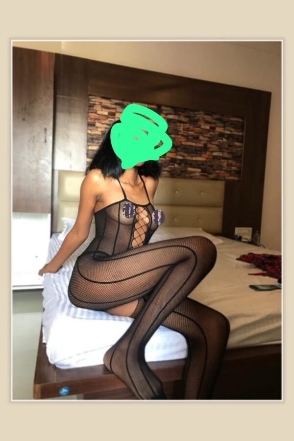 Dina – South African girl Jaipur - Image 3