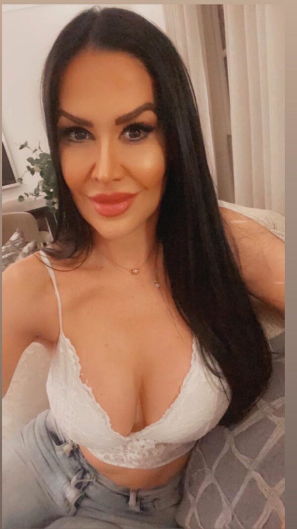 Ellen Kb – Brazilian escort in London - Image 6