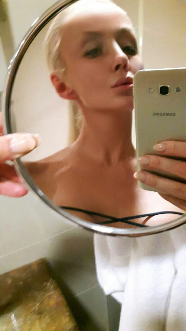 ANNA VEBER - Image 2