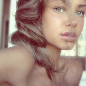 ELLA - Russian Sex Bomb In Hong Kong