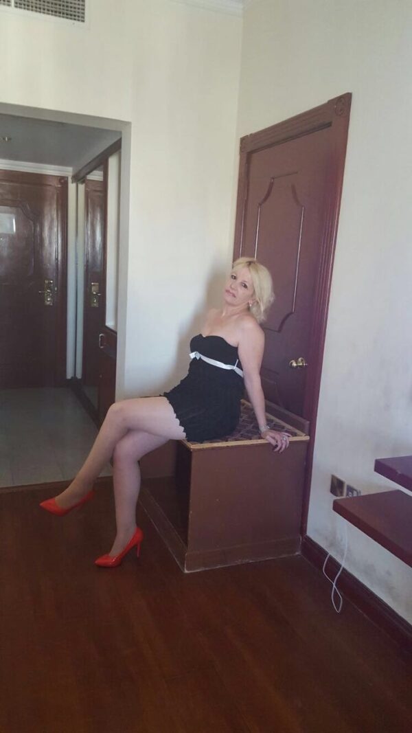 New - Roberta Mature - Image 5