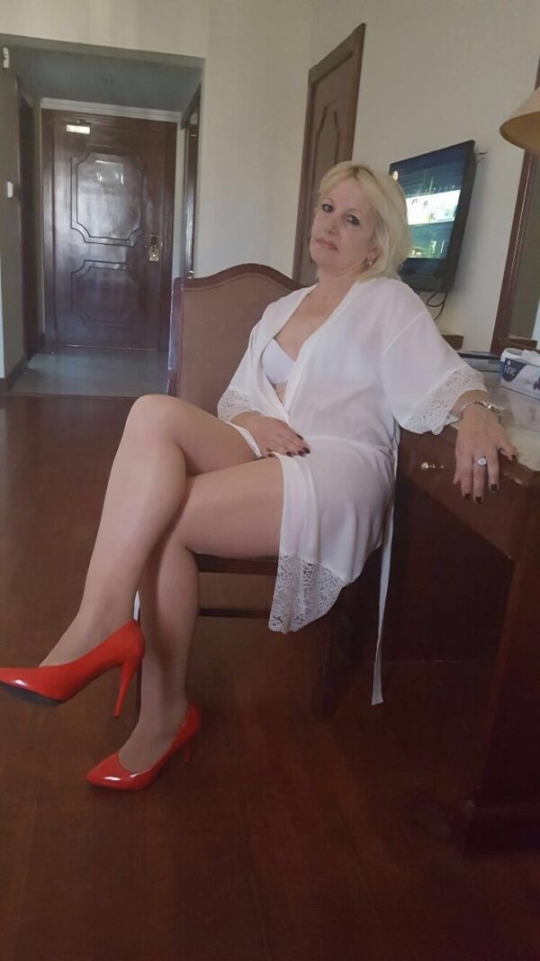 New - Roberta Mature - Image 2