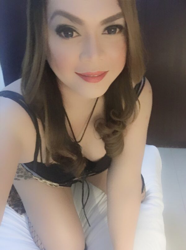 Sweet Hot ELLA - Image 4