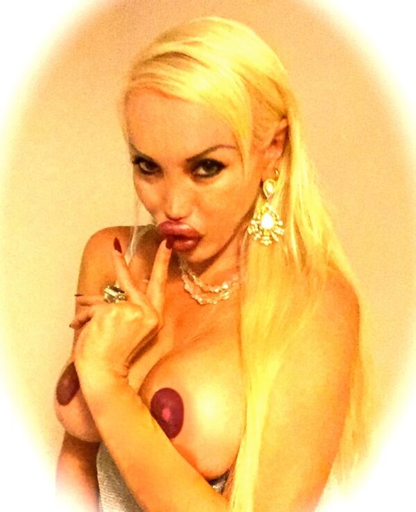 Lola LOVE - Image 4