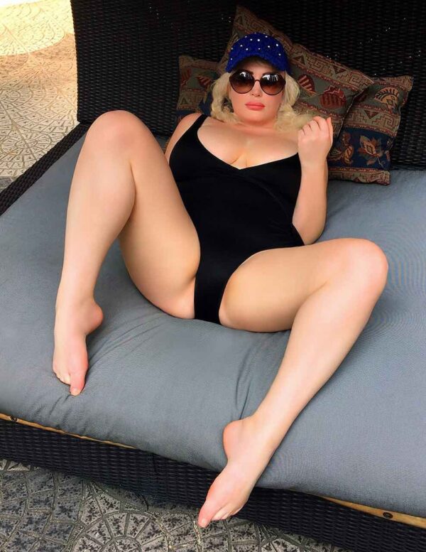 Sofia Busty - Image 4