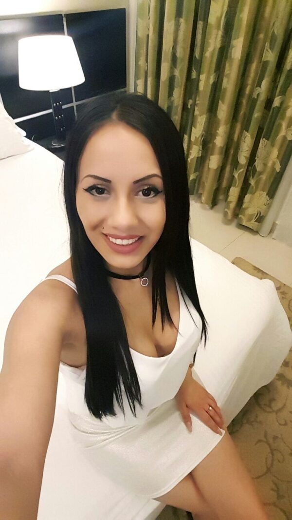 NEW Young Antonia Italian Beauty - Image 6