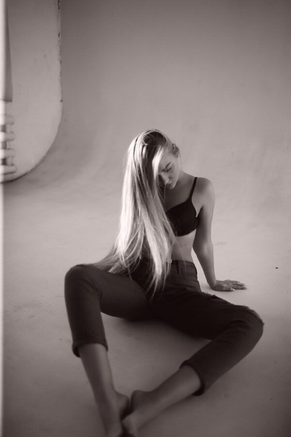Holly - Image 4