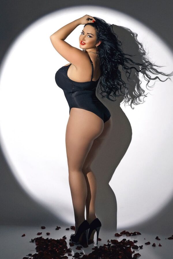 MARTA HOT - Image 6