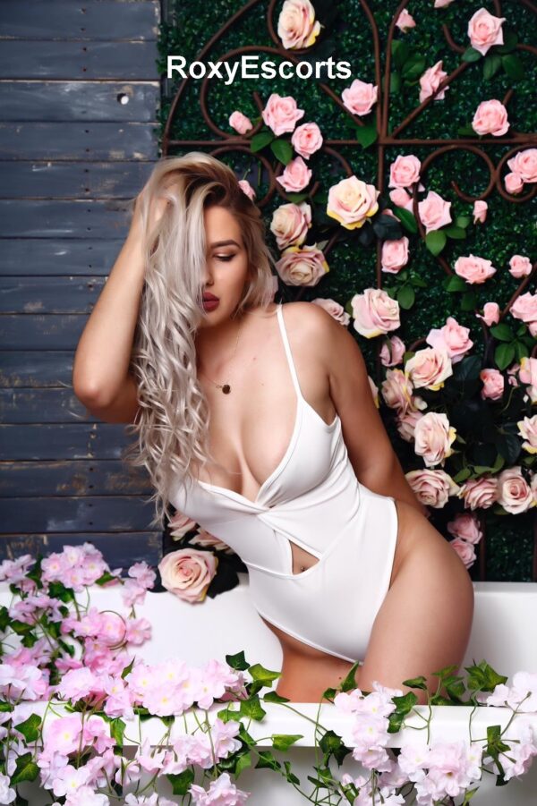 Lydia - ROXYESCORTS AGENCY - Image 3