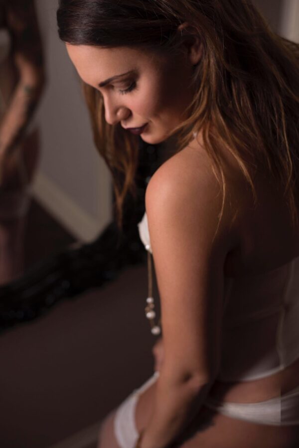 Victoria English - Image 4