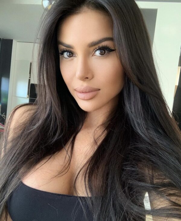 SARA REAL PHOTOS - Image 4