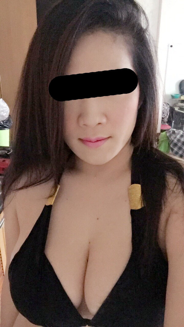 Busty Venus - Image 2