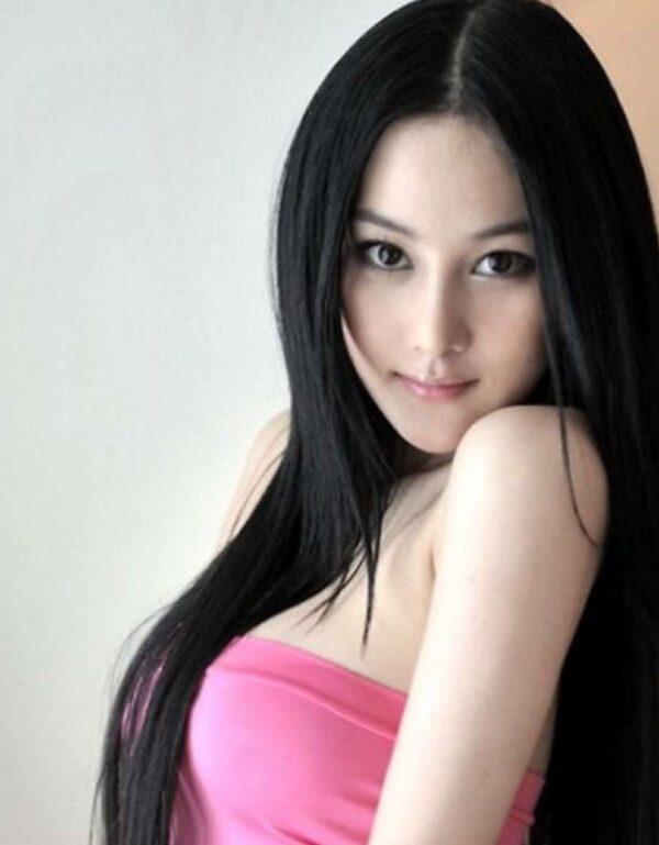 Model Sara