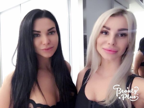 HOT LESBI DUO
