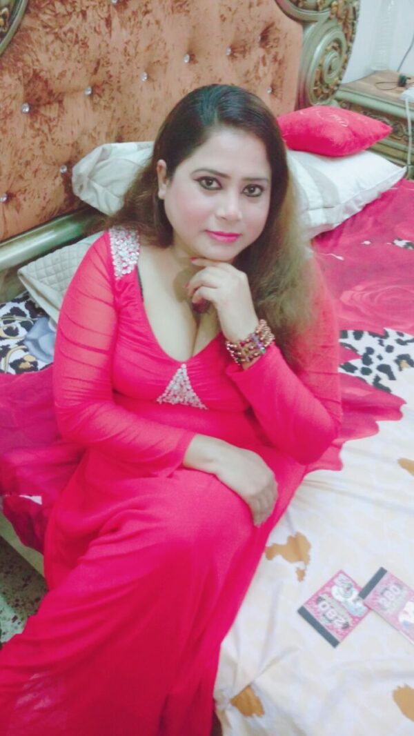 Indian Pakistani Hot Girls - Image 4