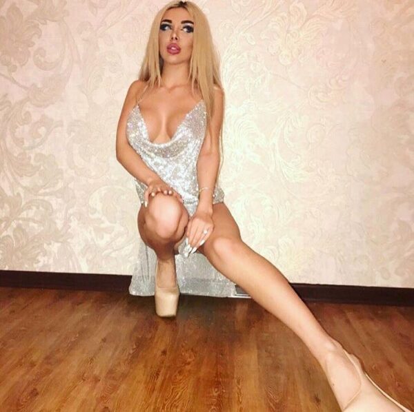 Jasmin from Lebanon - Image 4