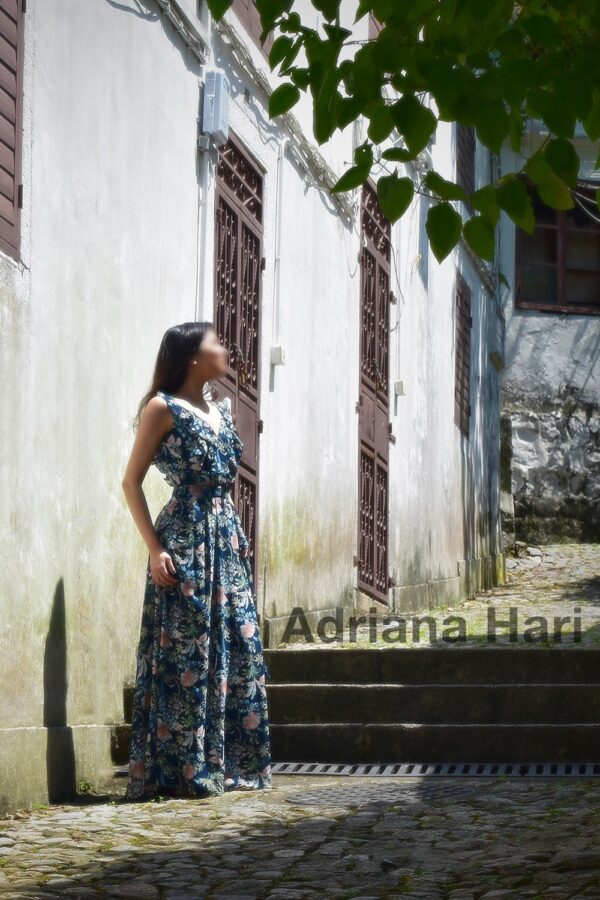 Adriana Hari With TWITTER - Image 5