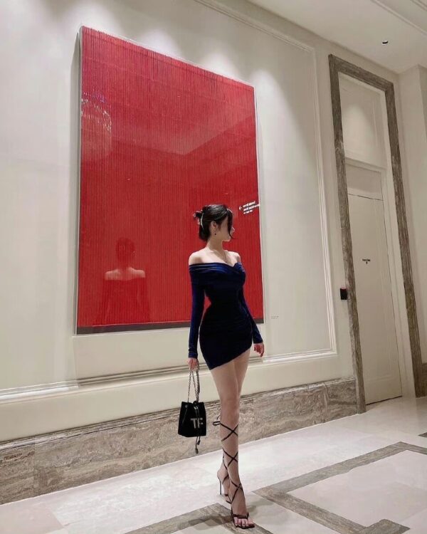 shanghai escort girl 24-year-old - Image 2