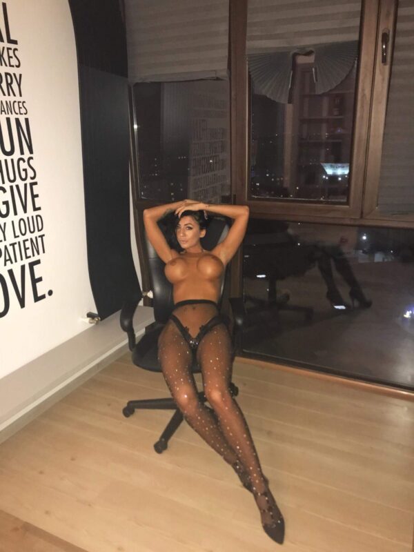 Ilona Available Only 6 Days