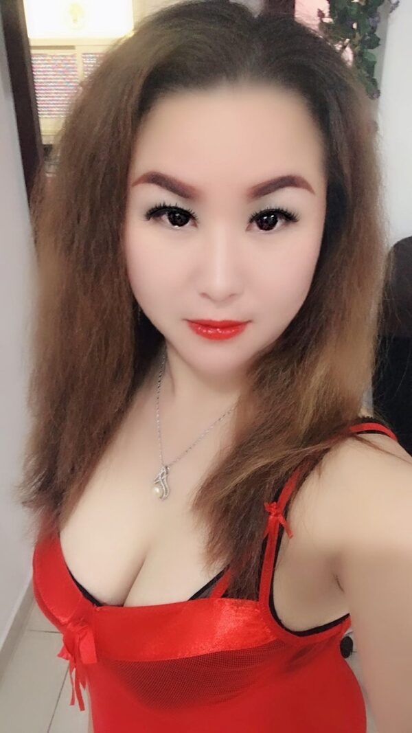 I AM REAL BIG ASS LINDA - Image 3