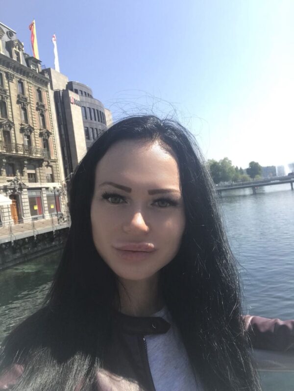 VICTORIA - Image 2