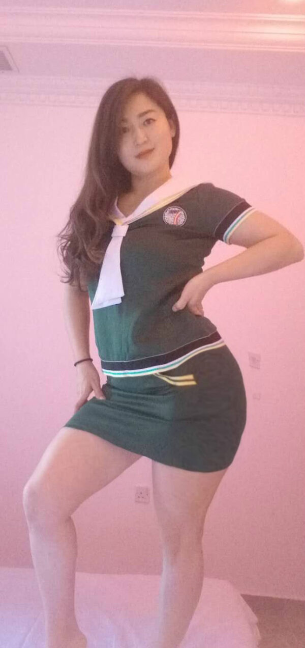 TALL AND SEXY ANGELA