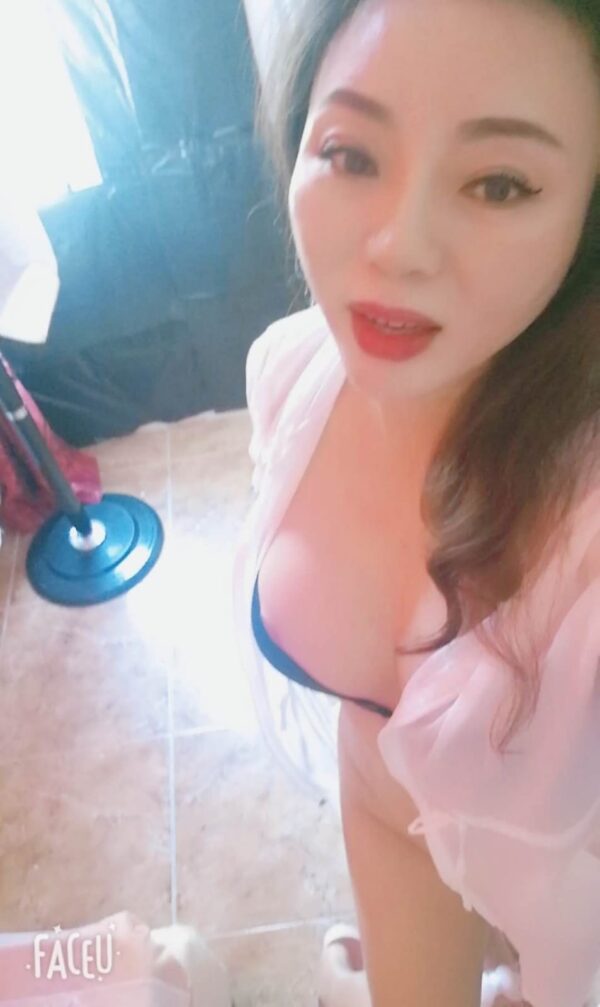 THE REAL HORNY GIRL YAYA