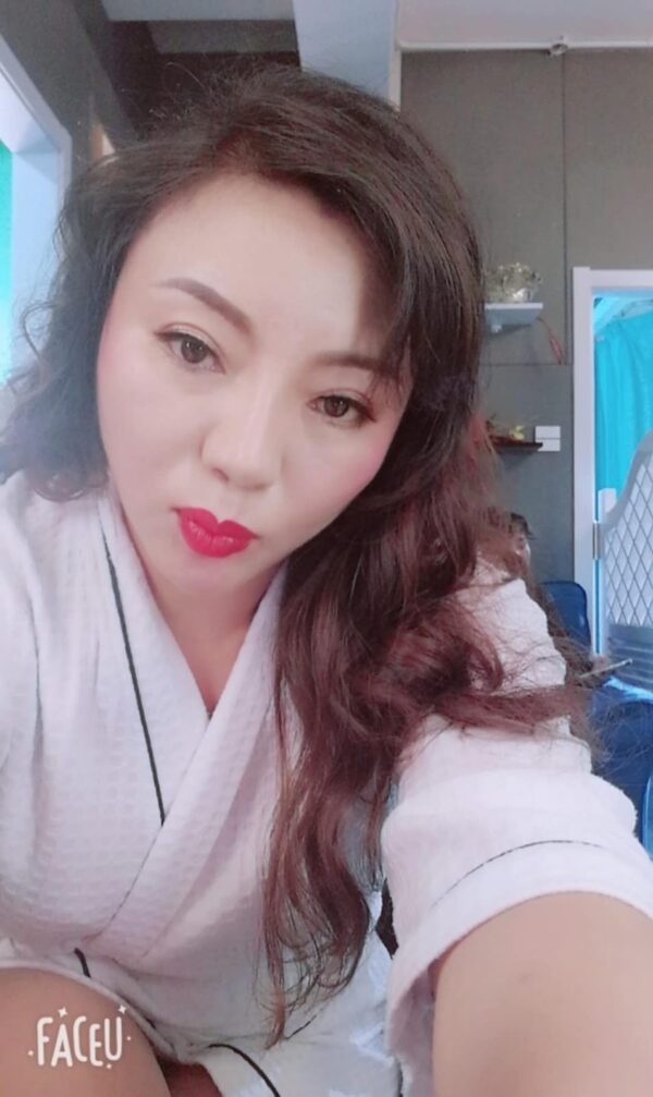 THE REAL HORNY GIRL YAYA - Image 4