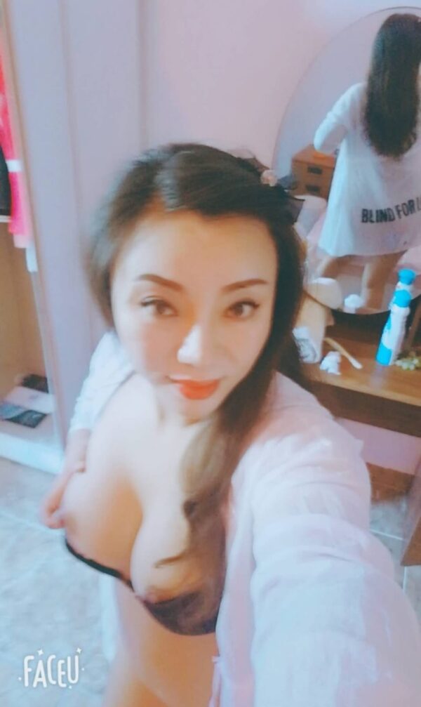 THE REAL HORNY GIRL YAYA - Image 2