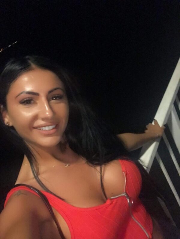 Delia New In Istanbul WhatsApp - Image 5