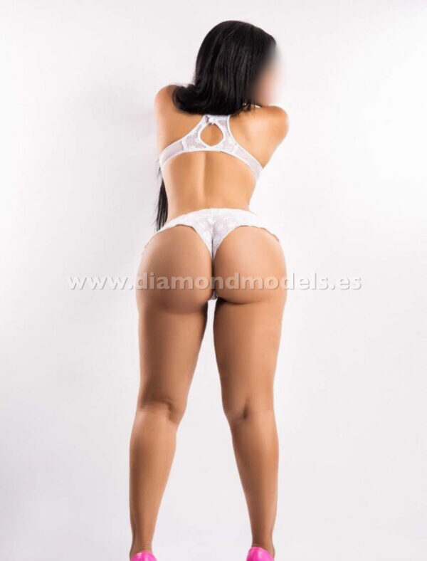 Hot Latin Girl Few Days In Doha - Image 3