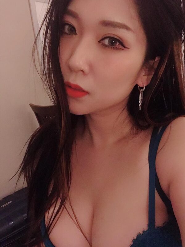 Michelle - Image 2