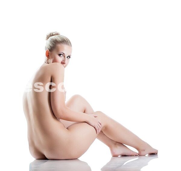 Christina Iris - Image 3