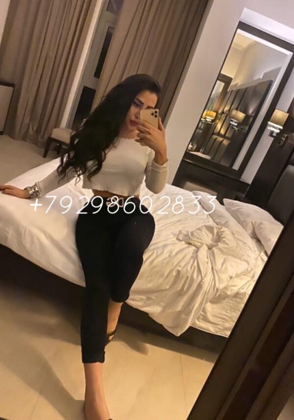 Sexy Kamilla - Image 3