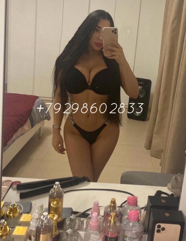 Sexy Kamilla - Image 4