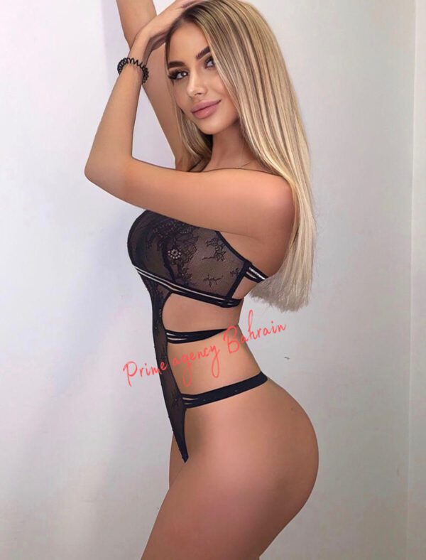 Salma model + - Image 3