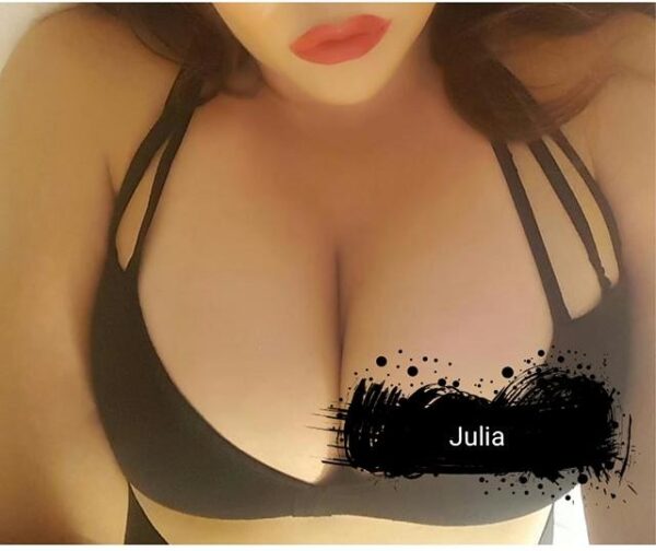 Beautiful Julia In Singapore - Image 4